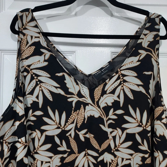 Lane Bryant Cream Tan Bordered Leaves Swing V-Neck Single-Layer Chiffon Tank 26 - Picture 4 of 12